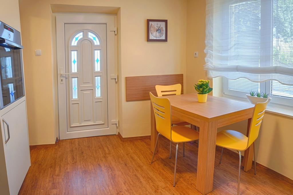 Sea View Guesthouse Opara ピラン 部屋 写真